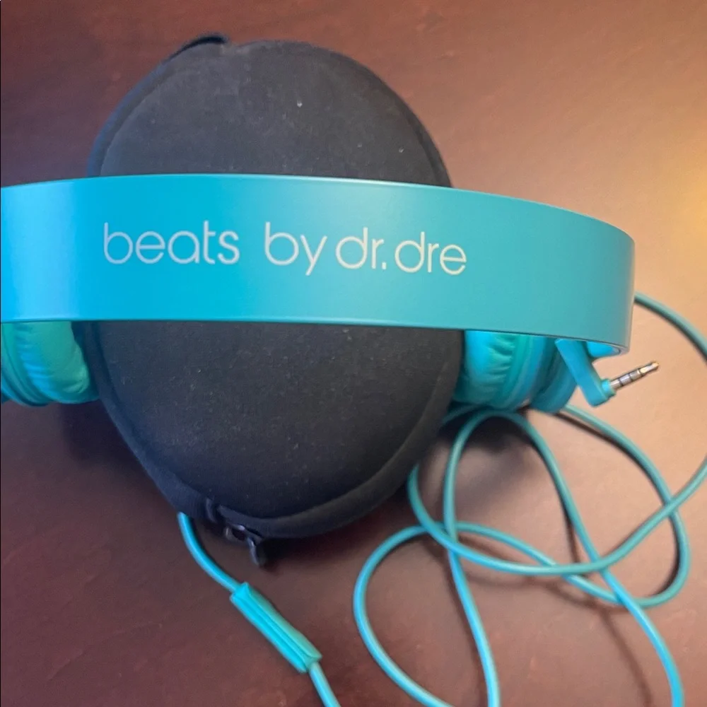 Beats by Dre Turquoise On-Ear Headphones with Carry Case